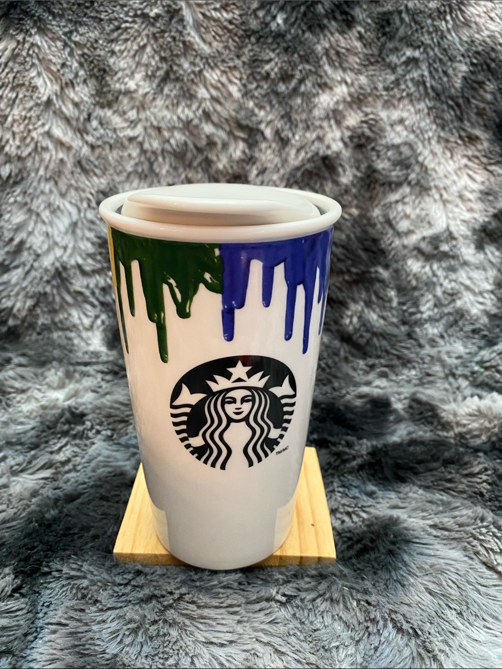 2014 Limited Edition Band of Outsiders Rainbow Drip Ceramic Travel Mug.